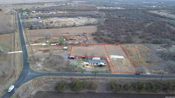 1.43 Acres of Land for Sale in Atascosa, Texas