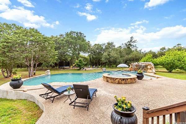 1.54 Acres of Land with Home for Sale in Bulverde, Texas