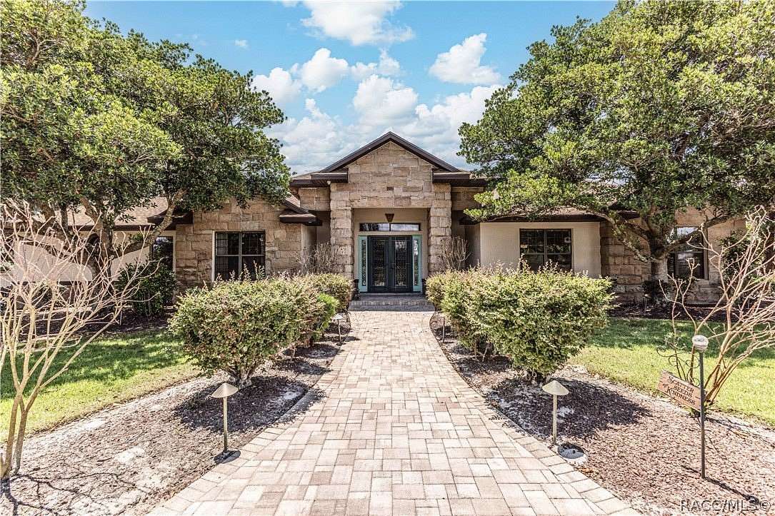 5.52 Acres of Land with Home for Sale in Leesburg, Florida