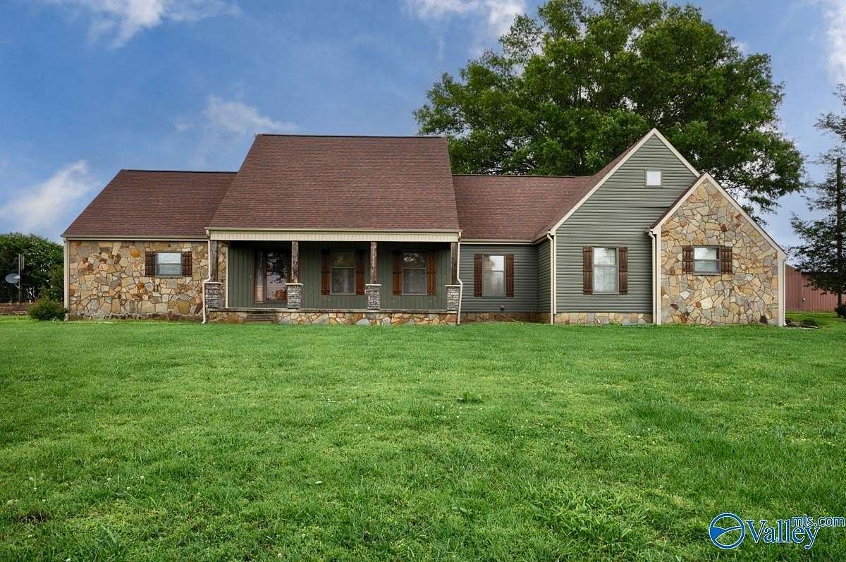 6.5 Acres of Land with Home for Sale in Ardmore, Alabama