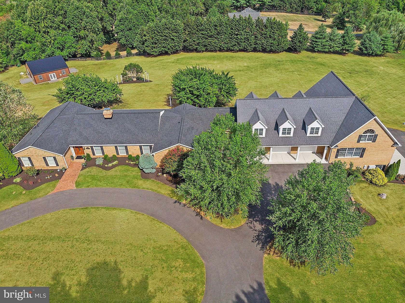 5.6 Acres of Land with Home for Sale in Hamilton, Virginia
