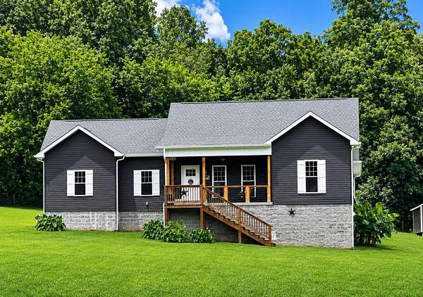 15 Acres of Land with Home for Sale in Wartrace, Tennessee