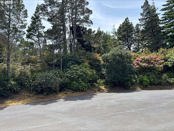 0.39 Acres of Residential Land for Sale in Florence, Oregon