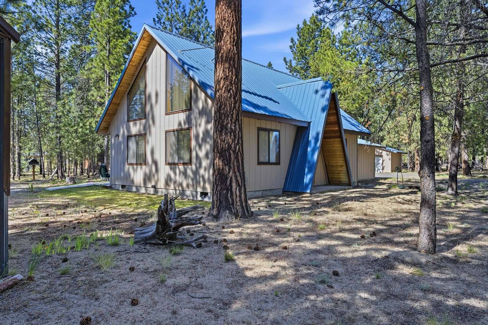1.9 Acres of Land with Home for Sale in La Pine, Oregon