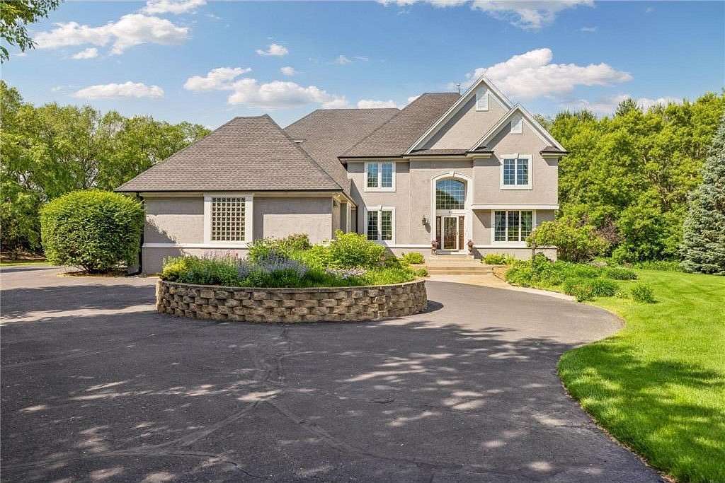 1.55 Acres of Land with Home for Sale in North Oaks, Minnesota