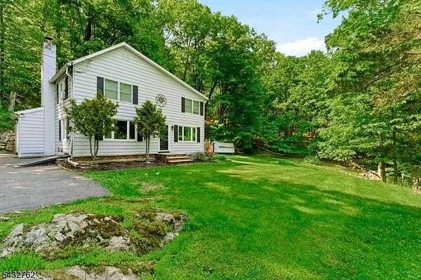 9.2 Acres of Land with Home for Sale in Sparta Township, New Jersey