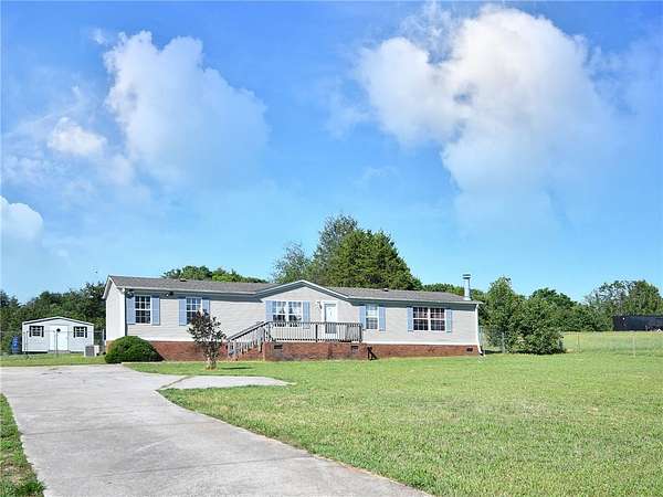 1.5 Acres of Land with Home for Sale in Starr, South Carolina