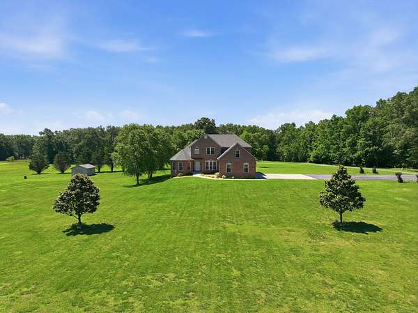 4.83 Acres of Land with Home for Sale in Tullahoma, Tennessee