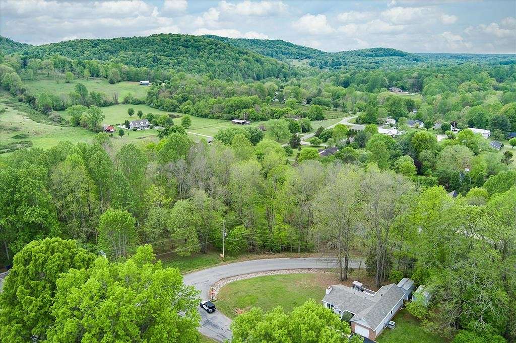 0.88 Acres of Residential Land for Sale in Cookeville, Tennessee
