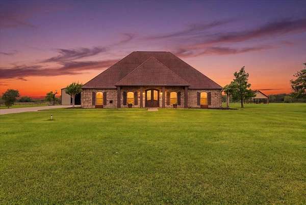 2.64 Acres of Improved Residential Land for Sale in Beaumont, Texas