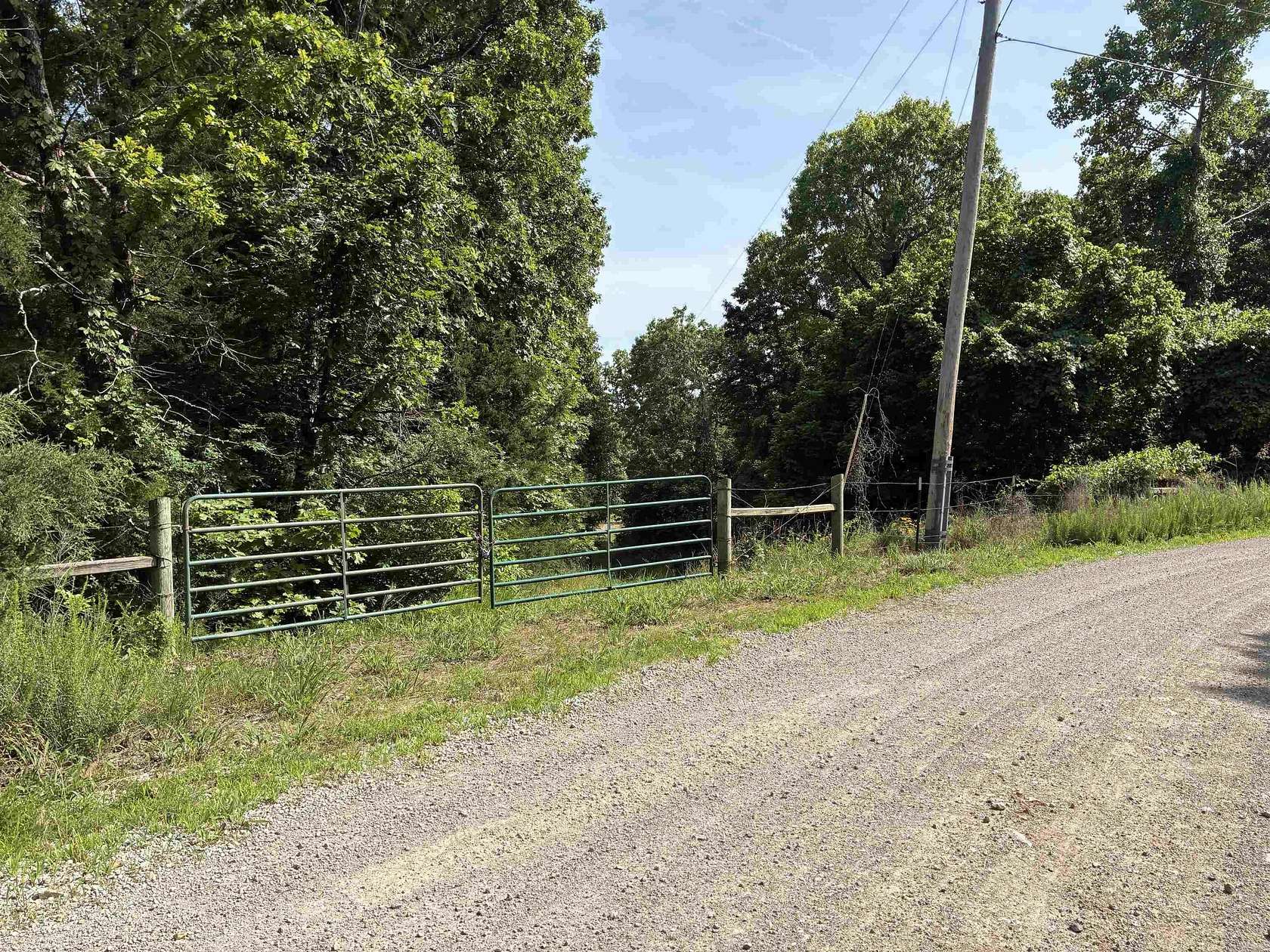 13.6 Acres of Land for Sale in Flippin, Arkansas