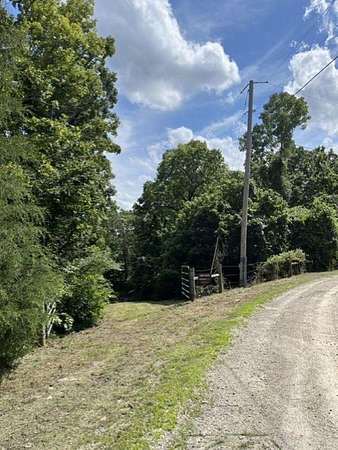 13.6 Acres of Land for Sale in Flippin, Arkansas