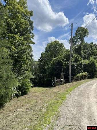 13.6 Acres of Land for Sale in Flippin, Arkansas