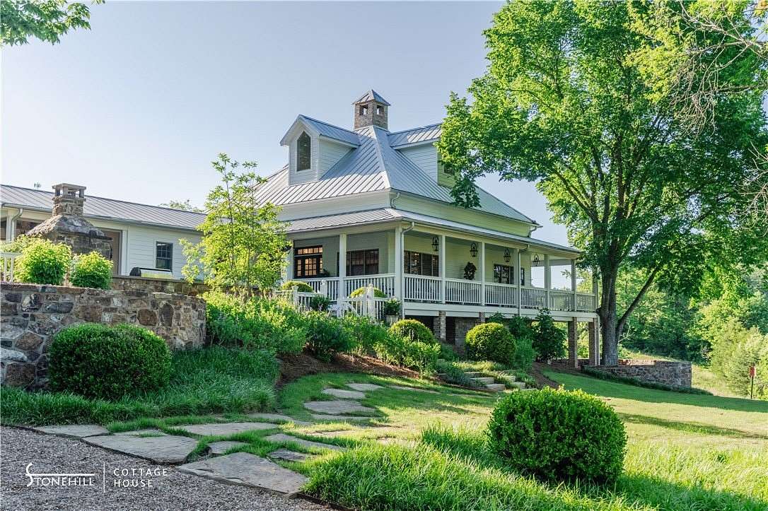 270 Acres of Recreational Land with Home for Sale in Jasper, Arkansas