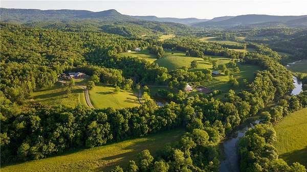 270 Acres of Recreational Land with Home for Sale in Jasper, Arkansas