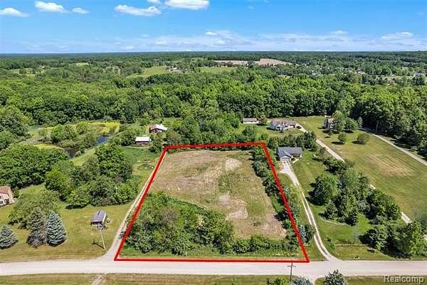 2 Acres of Residential Land for Sale in Howell, Michigan