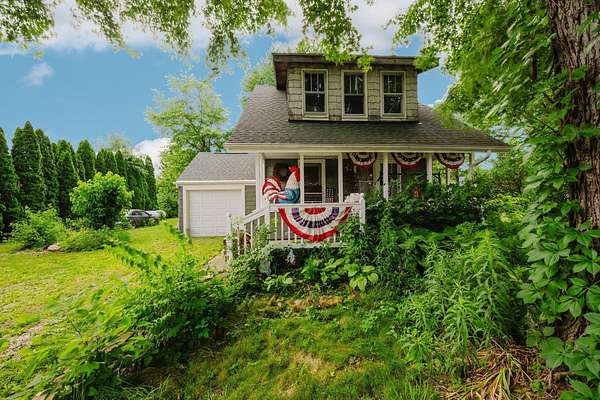 2.5 Acres of Land with Home for Sale in New Albany, Ohio