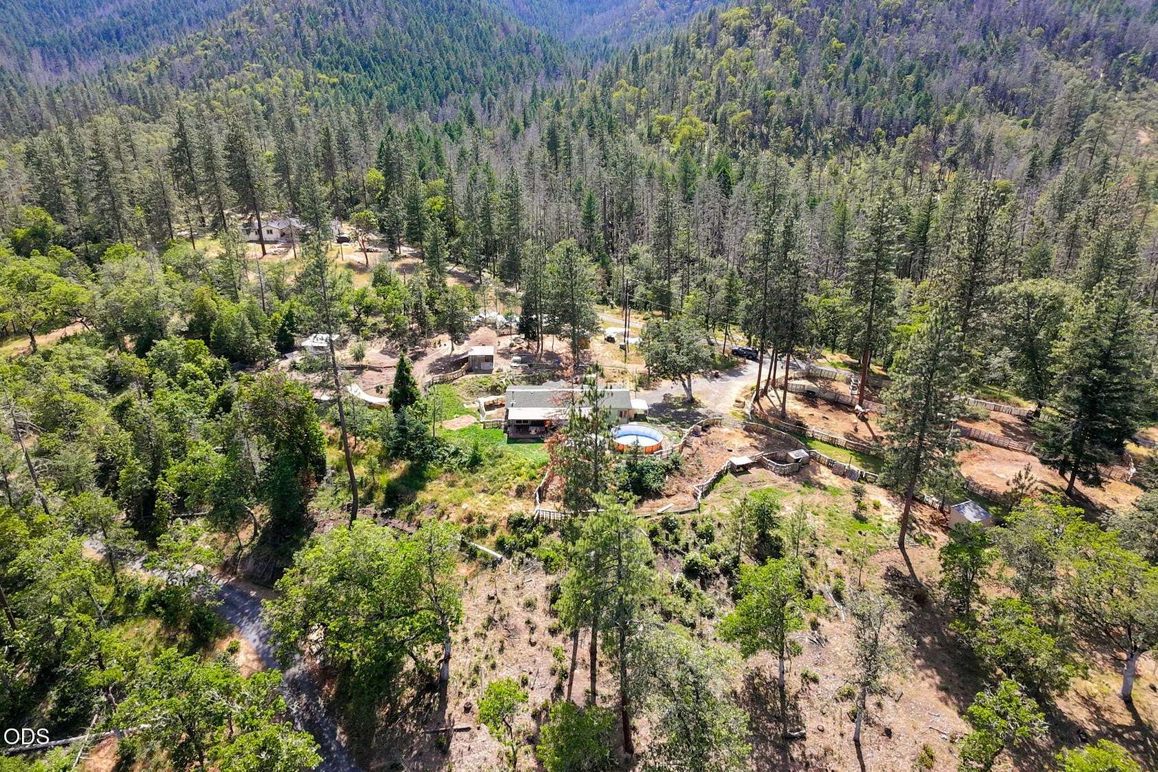 15.6 Acres of Land with Home for Sale in Jacksonville, Oregon