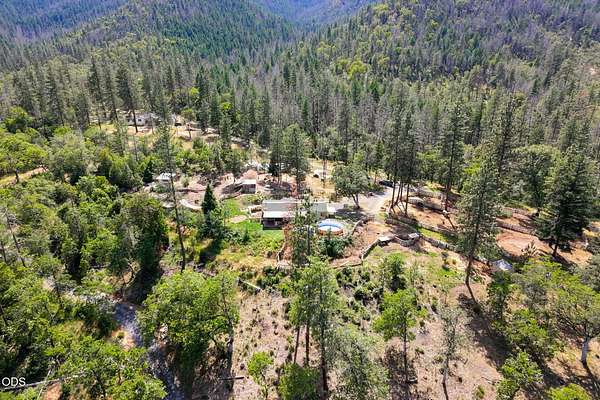 15.6 Acres of Land with Home for Sale in Jacksonville, Oregon