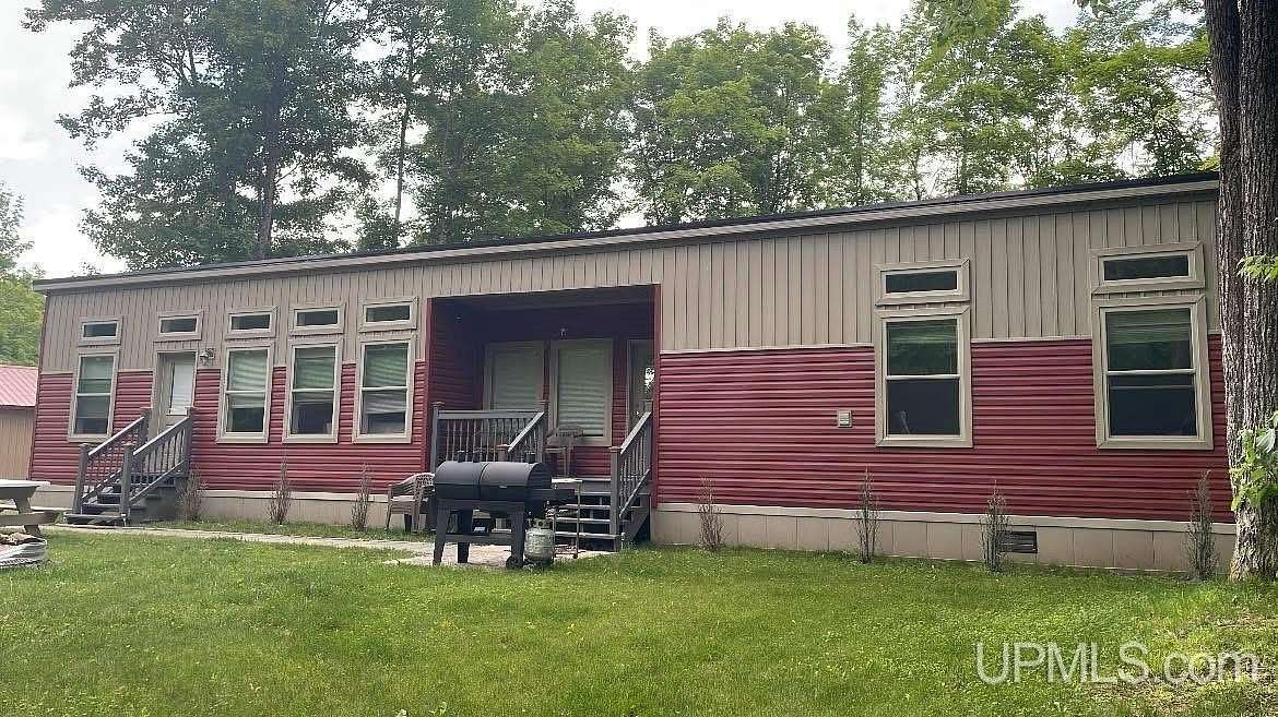 3 Acres of Land with Home for Lease in Iron Mountain, Michigan