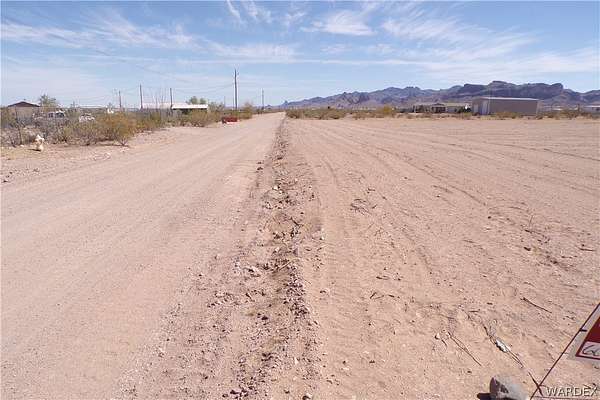 1.17 Acres of Residential Land for Sale in Golden Valley, Arizona