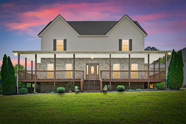 6 Acres of Land with Home for Sale in Clarksville, Tennessee