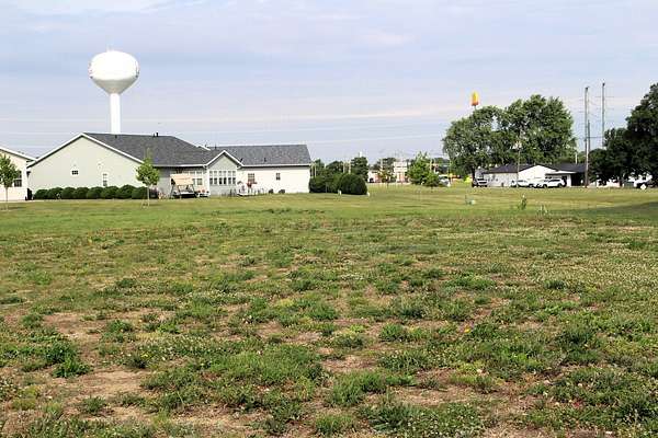0.66 Acres of Residential Land for Sale in Clinton, Illinois