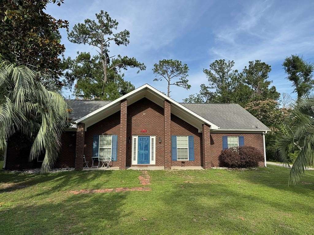 2.9 Acres of Land with Home for Sale in Valdosta, Georgia