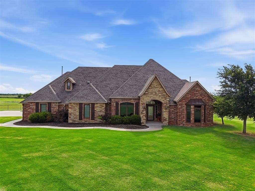 5.54 Acres of Land with Home for Sale in El Reno, Oklahoma