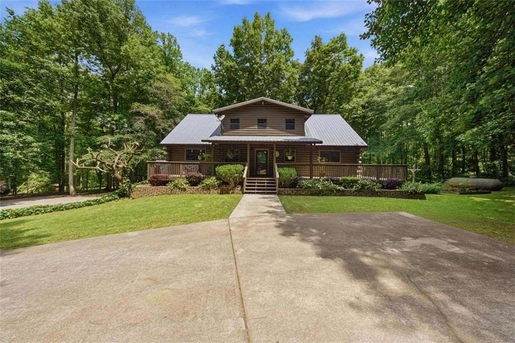 4.77 Acres of Land with Home for Sale in Villa Rica, Georgia