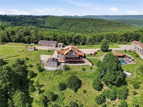 10 Acres of Land with Home for Sale in Eureka Springs, Arkansas