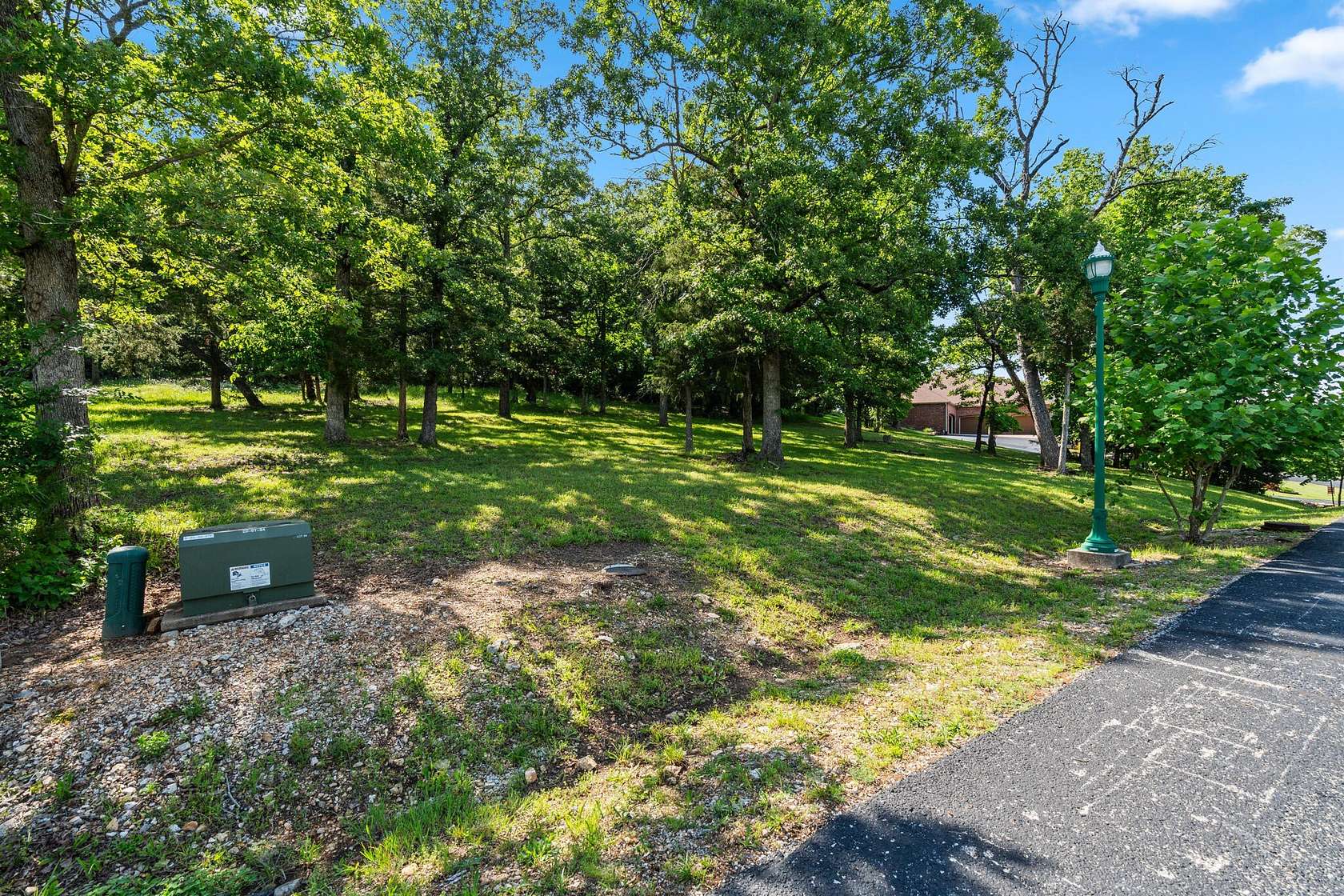 1 Acre of Residential Land for Sale in Saddlebrooke, Missouri