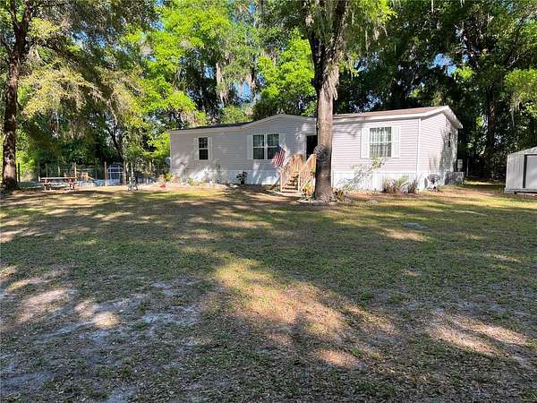 4.5 Acres of Land with Home for Sale in Melrose, Florida