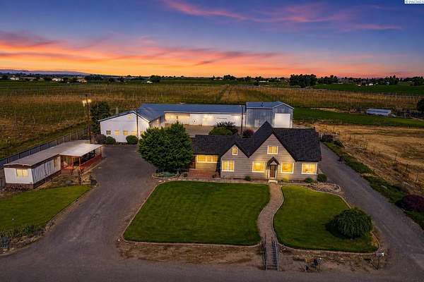 1.89 Acres of Land with Home for Sale in Grandview, Washington