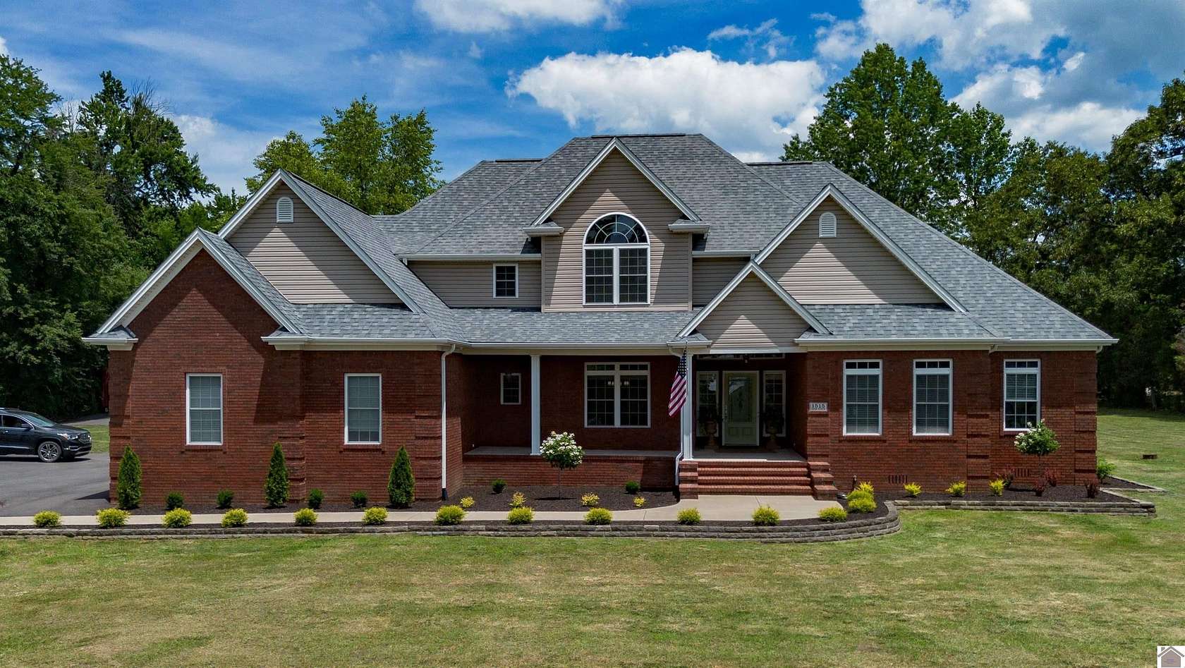 1.77 Acres of Land with Home for Sale in Paducah, Kentucky