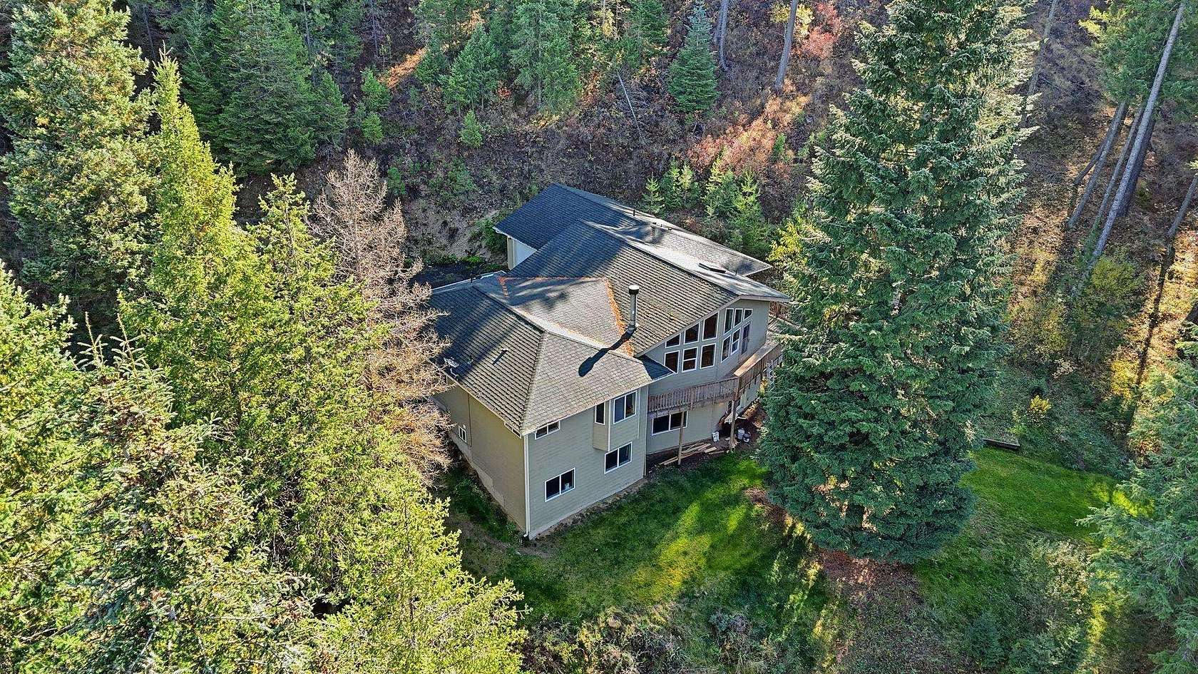 12.3 Acres of Land with Home for Sale in Chattaroy, Washington
