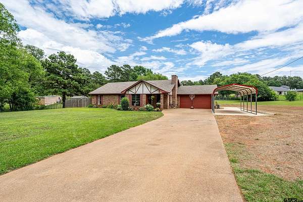 3 Acres of Land with Home for Sale in Jacksonville, Texas