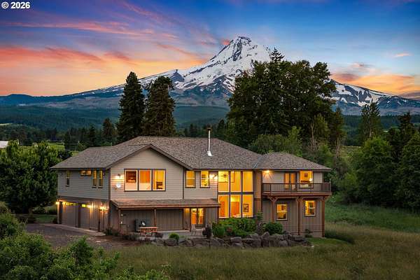 9.32 Acres of Land with Home for Sale in Parkdale, Oregon