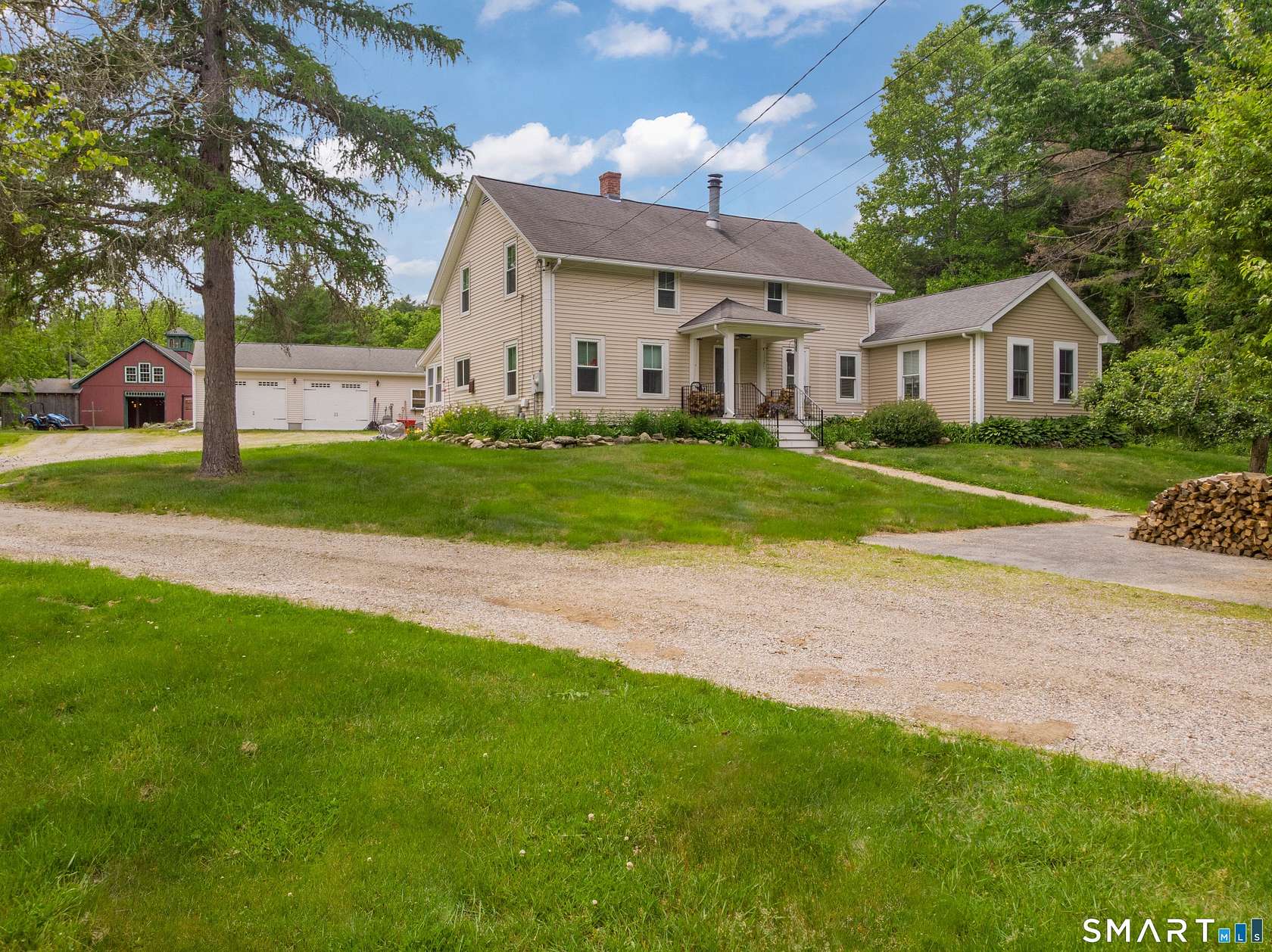 32 Acres of Agricultural Land with Home for Sale in Killingly Town, Connecticut