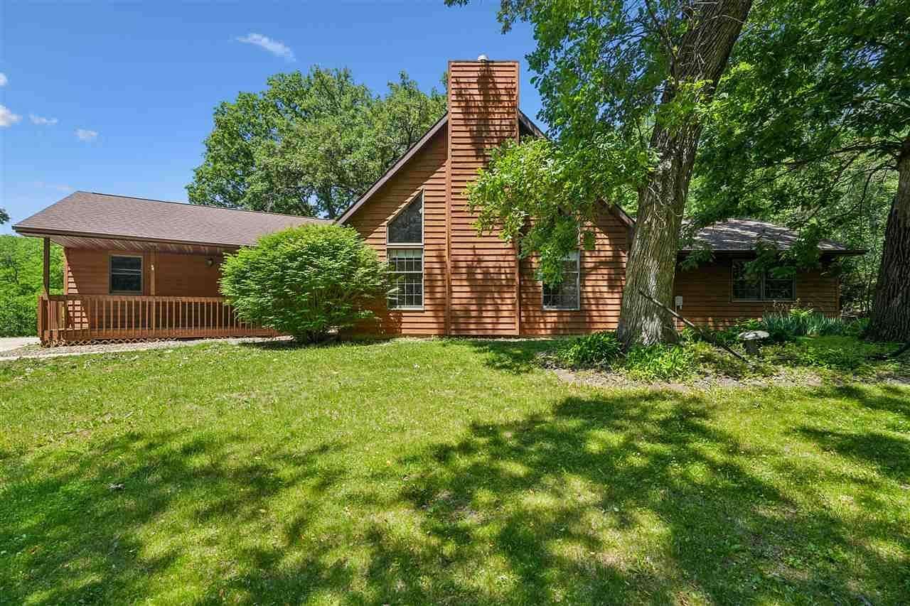 5.85 Acres of Land with Home for Sale in Solon, Iowa