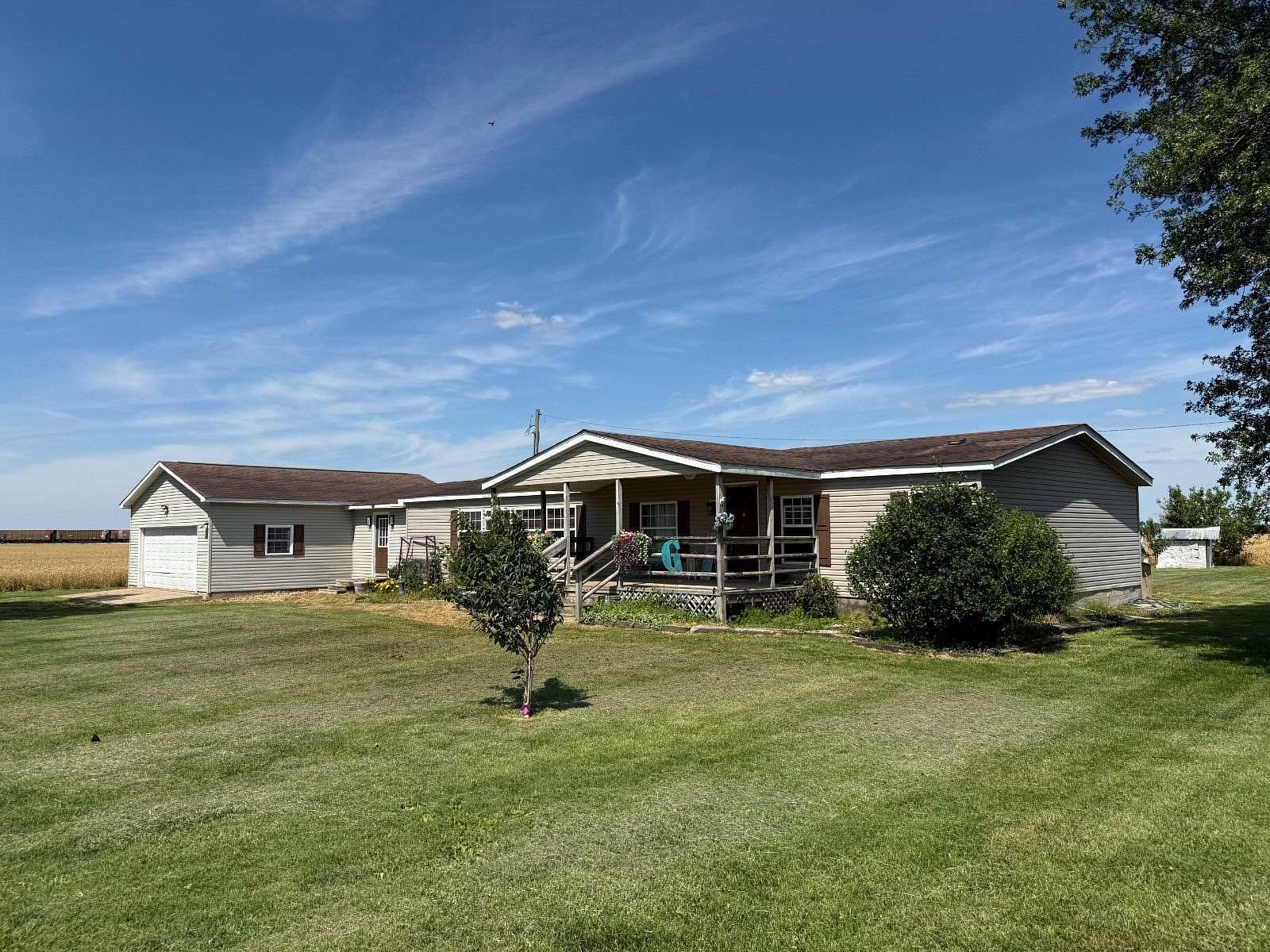 2 Acres of Land with Home for Sale in Carmi, Illinois