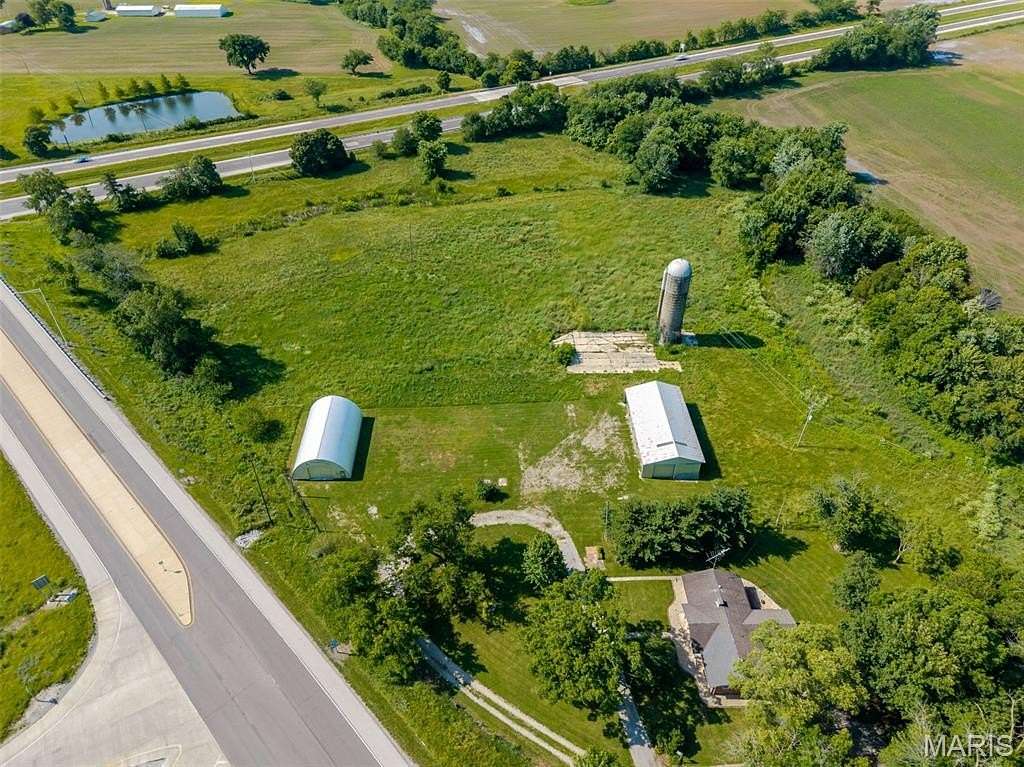 10.4 Acres of Land with Home for Sale in Greenville, Illinois