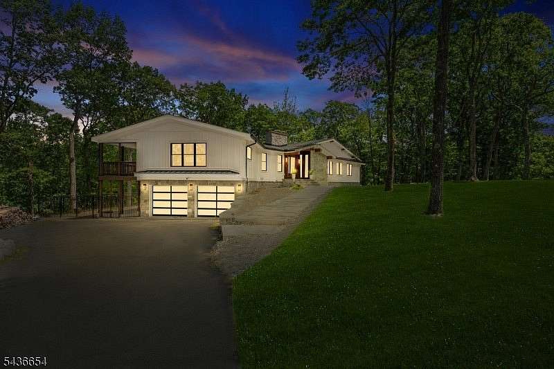 1.8 Acres of Land with Home for Sale in Kinnelon, New Jersey