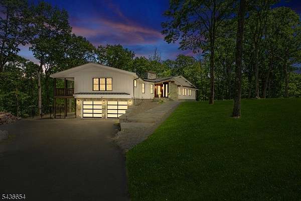 1.8 Acres of Land with Home for Sale in Kinnelon, New Jersey
