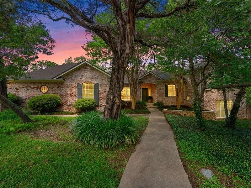 2.82 Acres of Land with Home for Sale in China Spring, Texas
