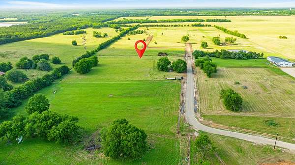 2 Acres of Residential Land for Sale in Sumner, Texas