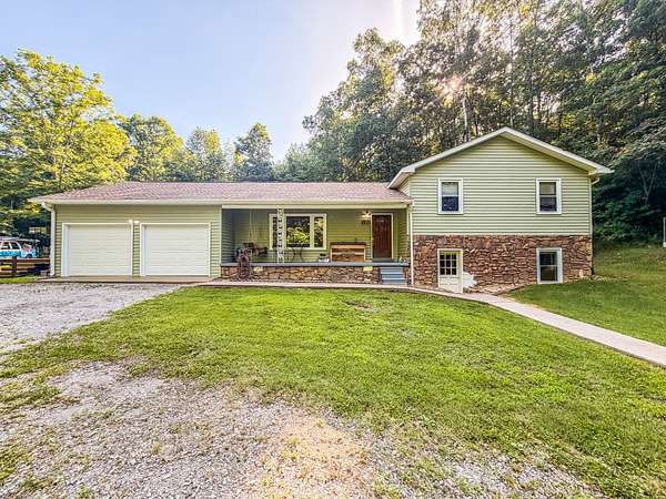 1.52 Acres of Land with Home for Sale in Waverly, Tennessee