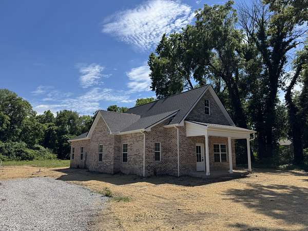 1.83 Acres of Land with Home for Sale in Gallatin, Tennessee