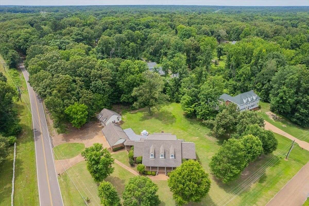 1.58 Acres of Land with Home for Sale in Rossville, Tennessee