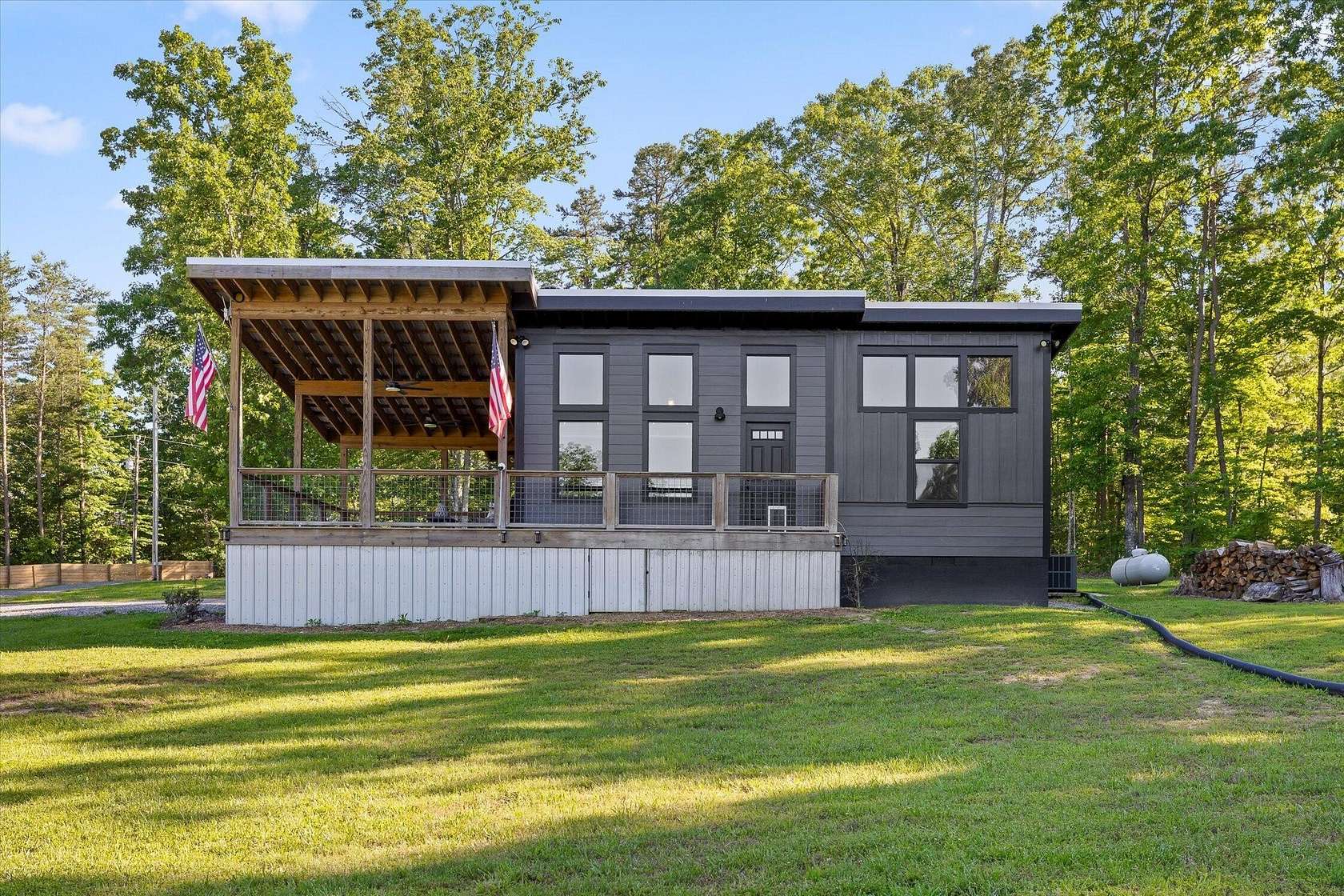 9.84 Acres of Land with Home for Sale in Soddy-Daisy, Tennessee